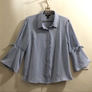 NWOT Lava open sleeve blouse